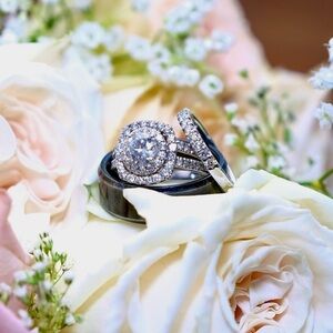 Elegant Silver Diamond Ring Set